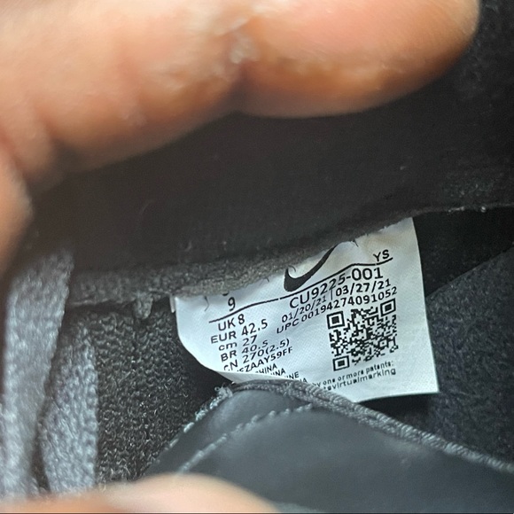 COPY - Supreme X Air Force 1.  Size 9 no creases comes with box and extra supre… - Picture 4 of 9